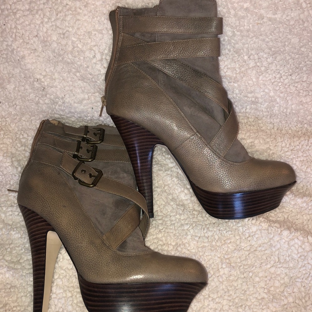 New Rosalie Bebe platform booties size 10